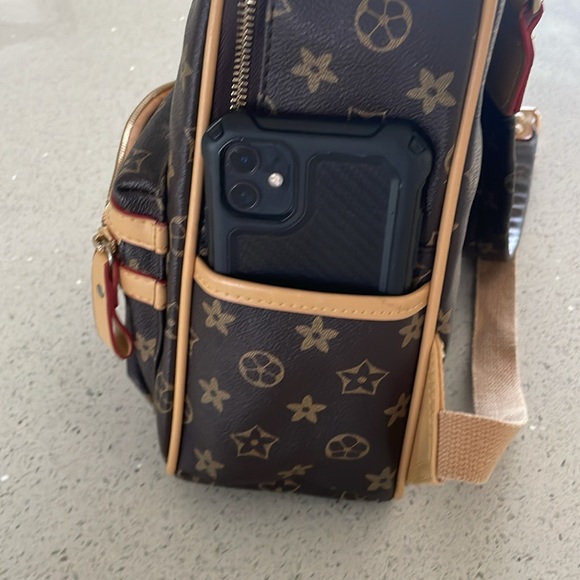 Designer look alike back pack - Picture 7 of 13